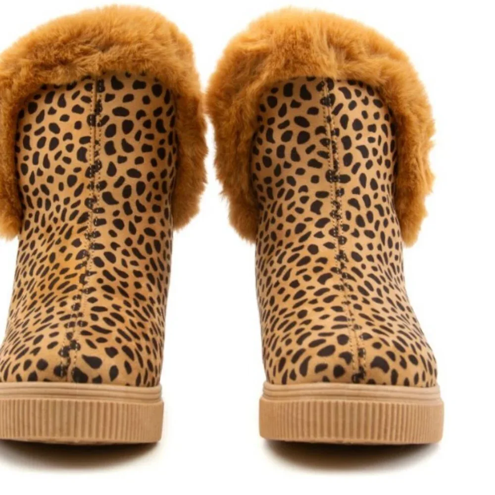 COZETTE-03 FUR SIDE CUT BOOTIES Women – Cheetah